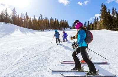 Что надеть для катания на лыжах. Лыжи: польза для похудения. Можно ли кататься на лыжах в начале зимы, когда мало снега